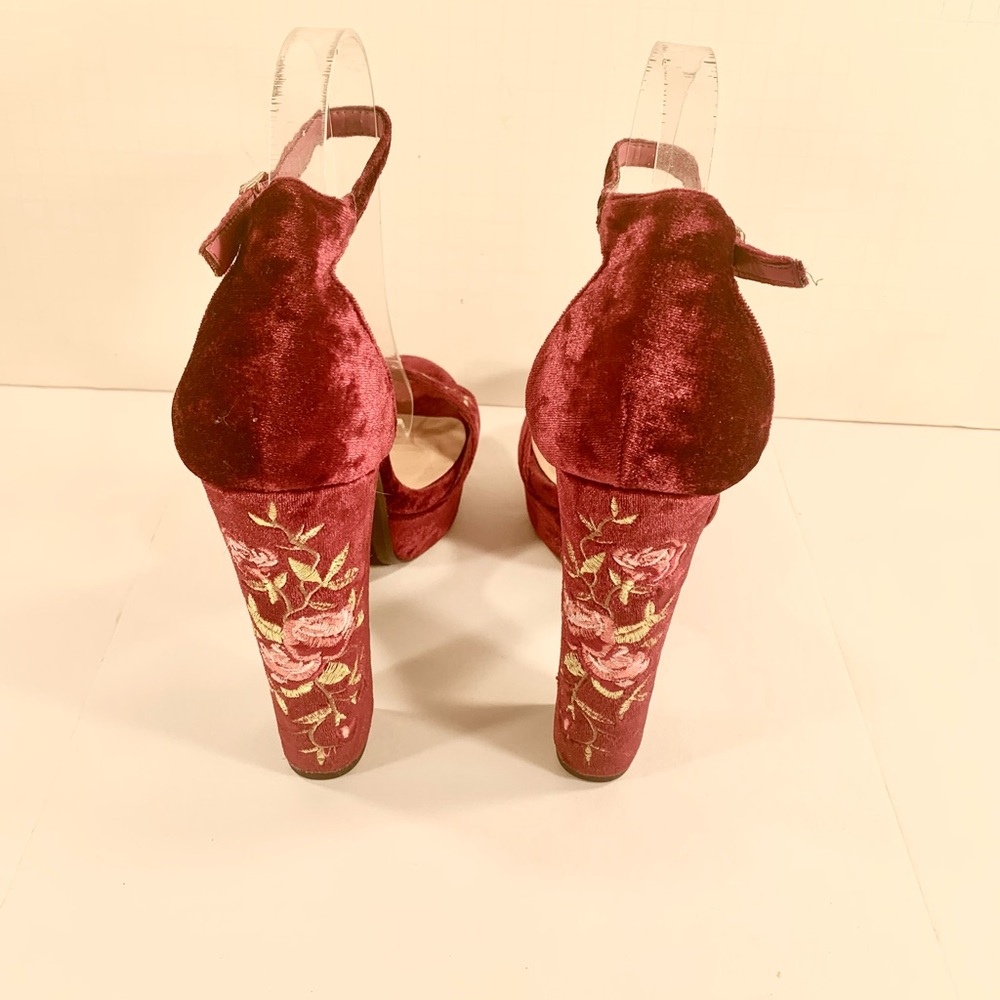 Chic Velvet Floral Embroidered Platform Heels - Picture 5 of 5